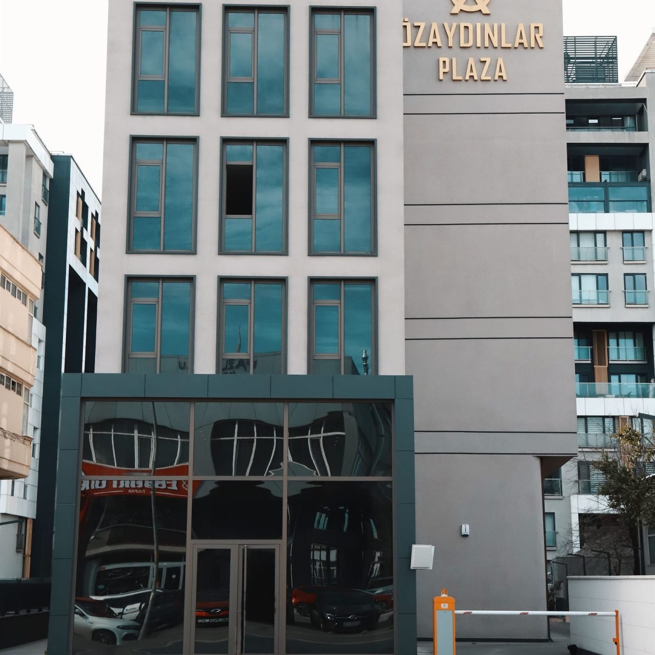 Özaydınlar Plaza